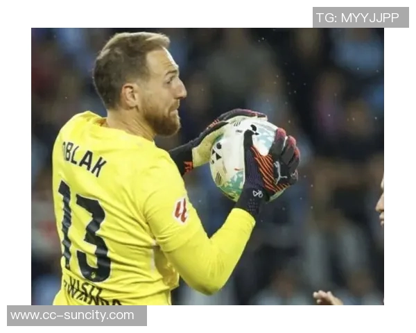 奥布拉克谈球队失分心情：少一人作战让我们感到恐慌与懊恼