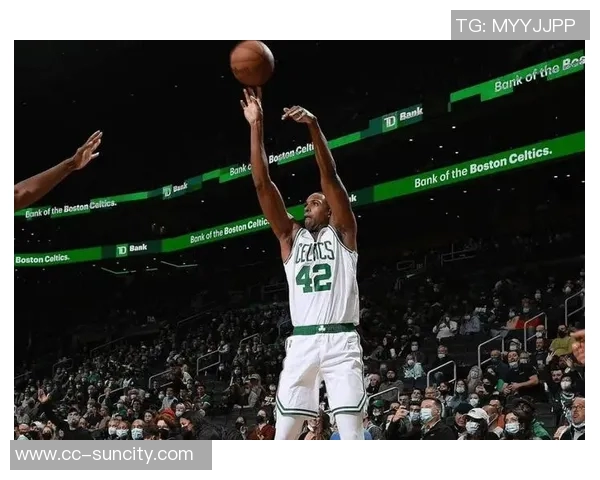 科尔阐述二阵容控球策略强调多控球手的重要性与霍福德的独特优势