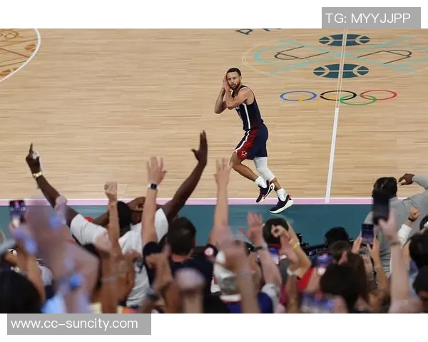 NBA球星心目中的最佳庆祝动作解析库里晚安安詹姆斯戴皇冠与耸肩风采 NBA球星心目中的最佳庆祝动作解析库里晚安安詹姆斯戴皇冠与耸肩风采