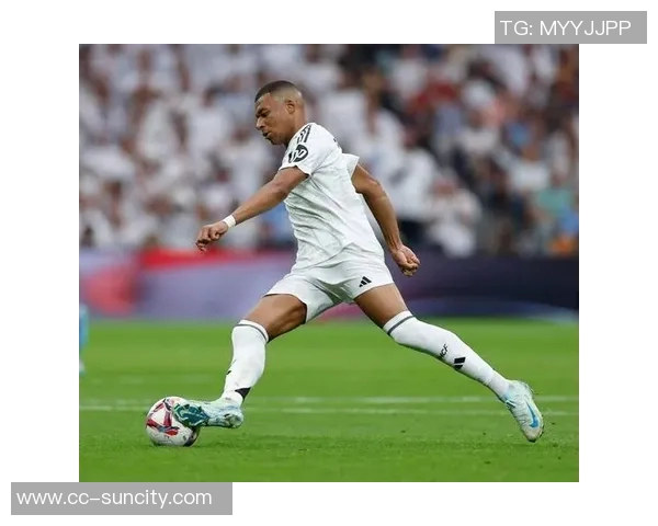 姆巴佩点球技巧揭秘：助跑停顿与坚定眼神助其近11次未罚丢