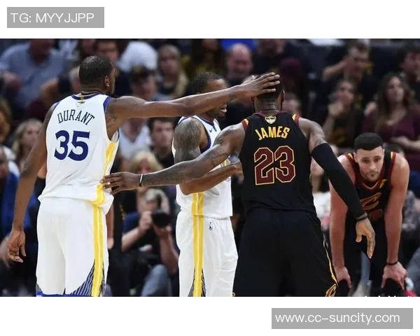 詹姆斯与杜兰特防守表现对比分析后期状态差异显著